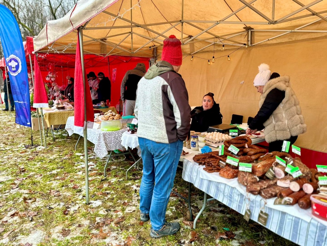 2024.12.16 - Bożonarodzeniowy Kiermasz w Larysz-Hajdowizna – ognisko, kolędowanie i magia świąt - fotoreportaż