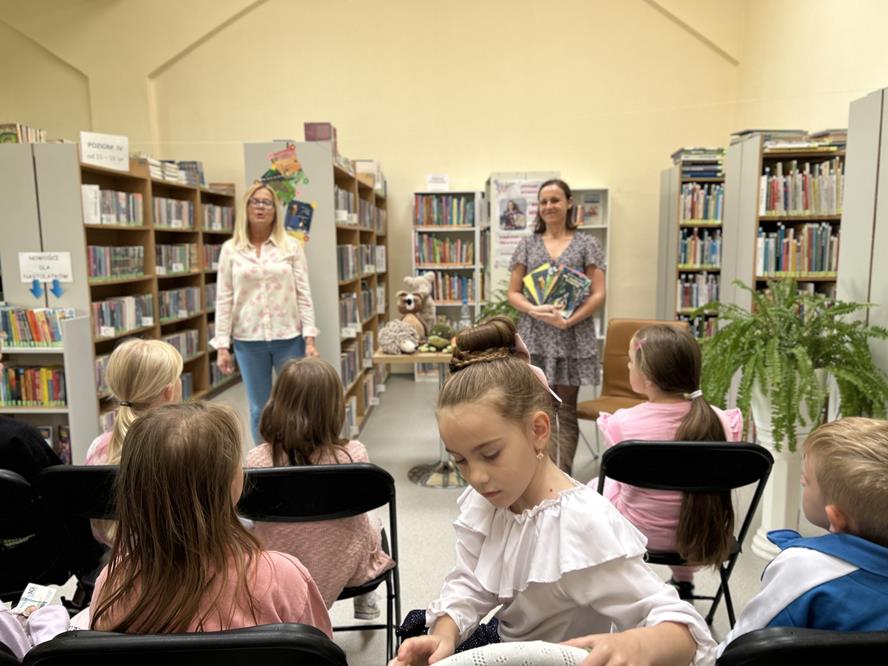 2025.05.13 - Spotkanie z pisarką Natalią Hermansą w Filii nr 11 - fotoreportaż