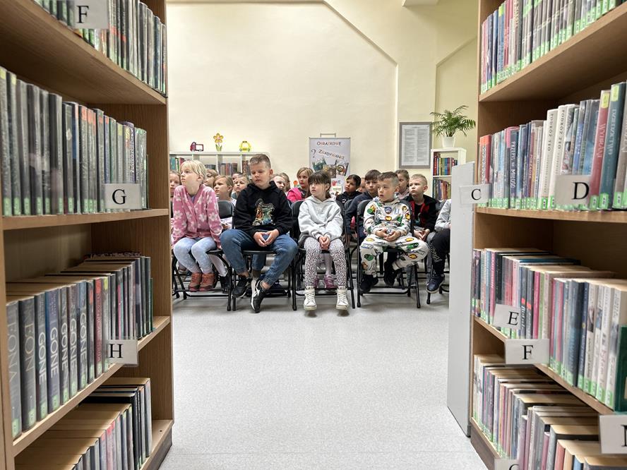 2025.05.13 - Spotkanie z pisarką Natalią Hermansą w Filii nr 11 - fotoreportaż