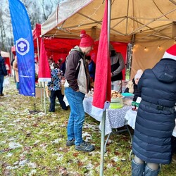 Bożonarodzeniowy Kiermasz w Larysz-Hajdowizna – ognisko, kolędowanie i magia świąt