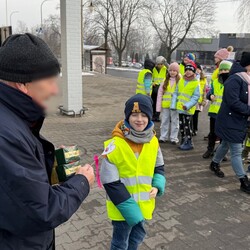 Dzień Babci i Dziadka z sercem: akcja profilaktyczna mysłowickiej drogówki