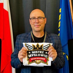 Uroczyste wręczenie medali sportowcom z klas 7–8 Szkoły Podstawowej nr 6