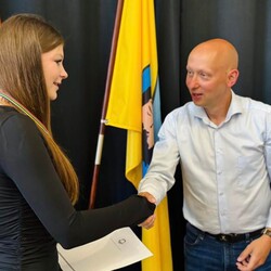 Uroczyste wręczenie medali sportowcom z klas 7–8 Szkoły Podstawowej nr 6