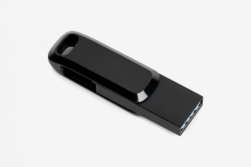 Czy pendrive z logo firmy sprawdzi się jako gadżet reklamowy?
