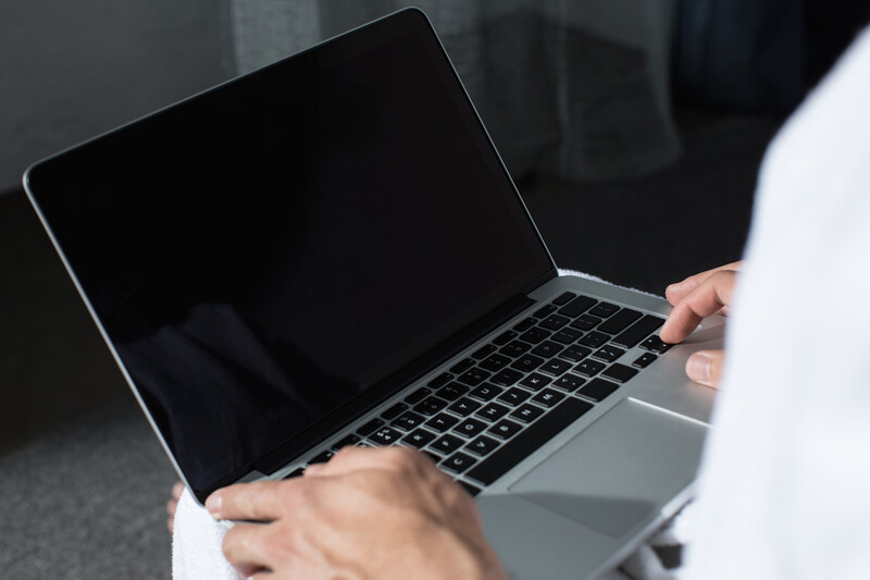 Jak dbać o baterię w laptopie? To warto wiedzieć