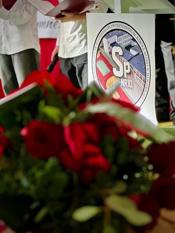 Nowy sztandar dla Szkoły Podstawowej nr 10 / fot. UM Mysłowice