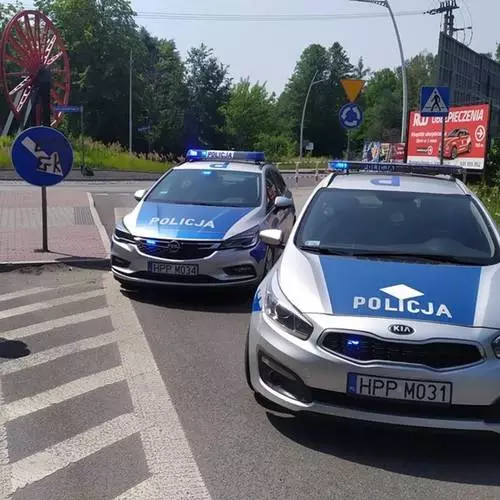 Policjanci zabezpieczali wyścig kolarski "Solidarności i Olimpijczyków"