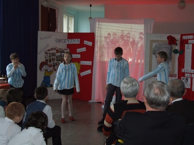&#346;wi&#281;to Szko&#322;y SP 9