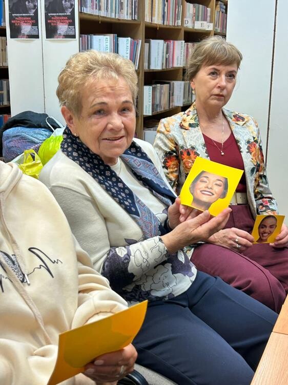 „Uśmiechnij się” - warsztaty dla seniorów / fot. MBP Mysłowice