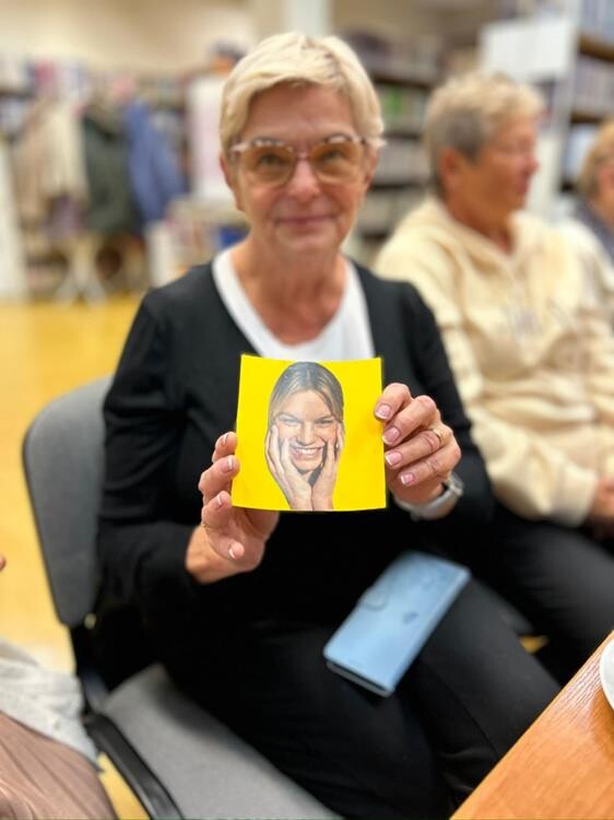 „Uśmiechnij się” - warsztaty dla seniorów / fot. MBP Mysłowice