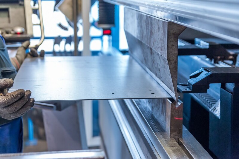Wyroby ze stali i aluminium - czym się różnią i gdzie się je stosuje?